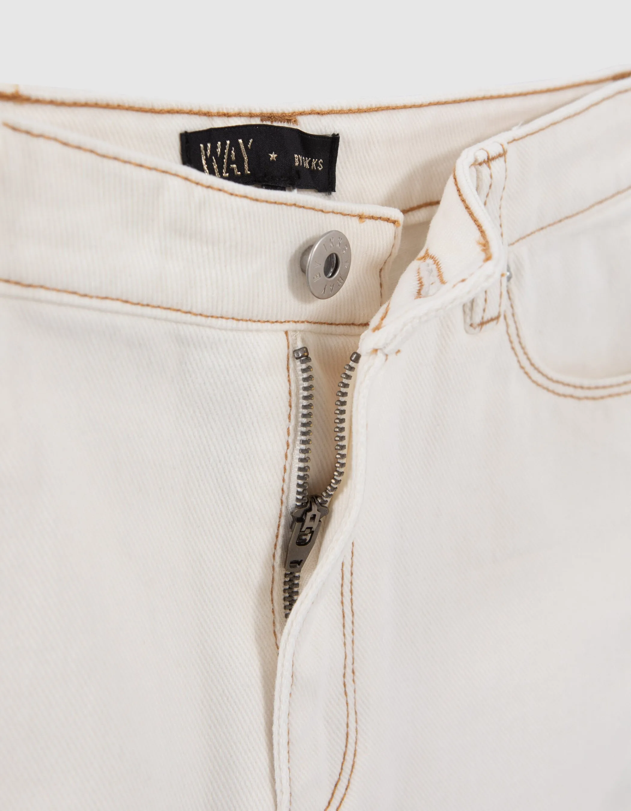 Short MOM en jean écru upcyclé bas frangés fille